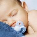 Пустышка может предотвратить смерть младенца во сне