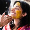Индийские косметологи рекомендуют куркуму как средство для ухода за кожей