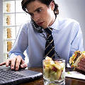 Работа в офисе способствует увеличению веса сотрудников компаний
