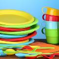 Британские школы призвали избавиться от пластиковой посуды
