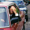 Простаивание в автомобильных пробках представляет угрозу для психики